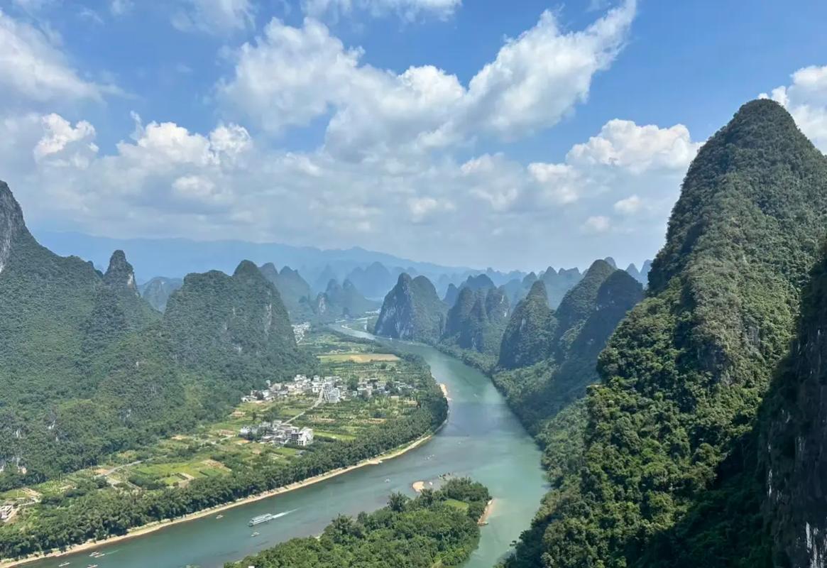 Arrival in Guilin